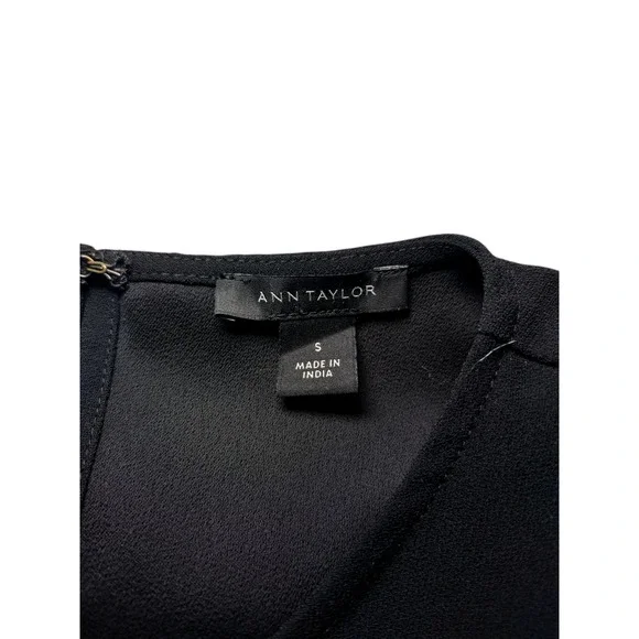 Ann Taylor Women Cascading Ruffle Short sleeve Blouse Black Size Small - Image 12